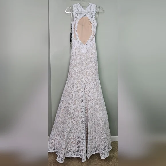 La Femme Women's Long White Lace Mermaid Sheer Halter Neck Gown, Size 0 - Picture 7 of 12